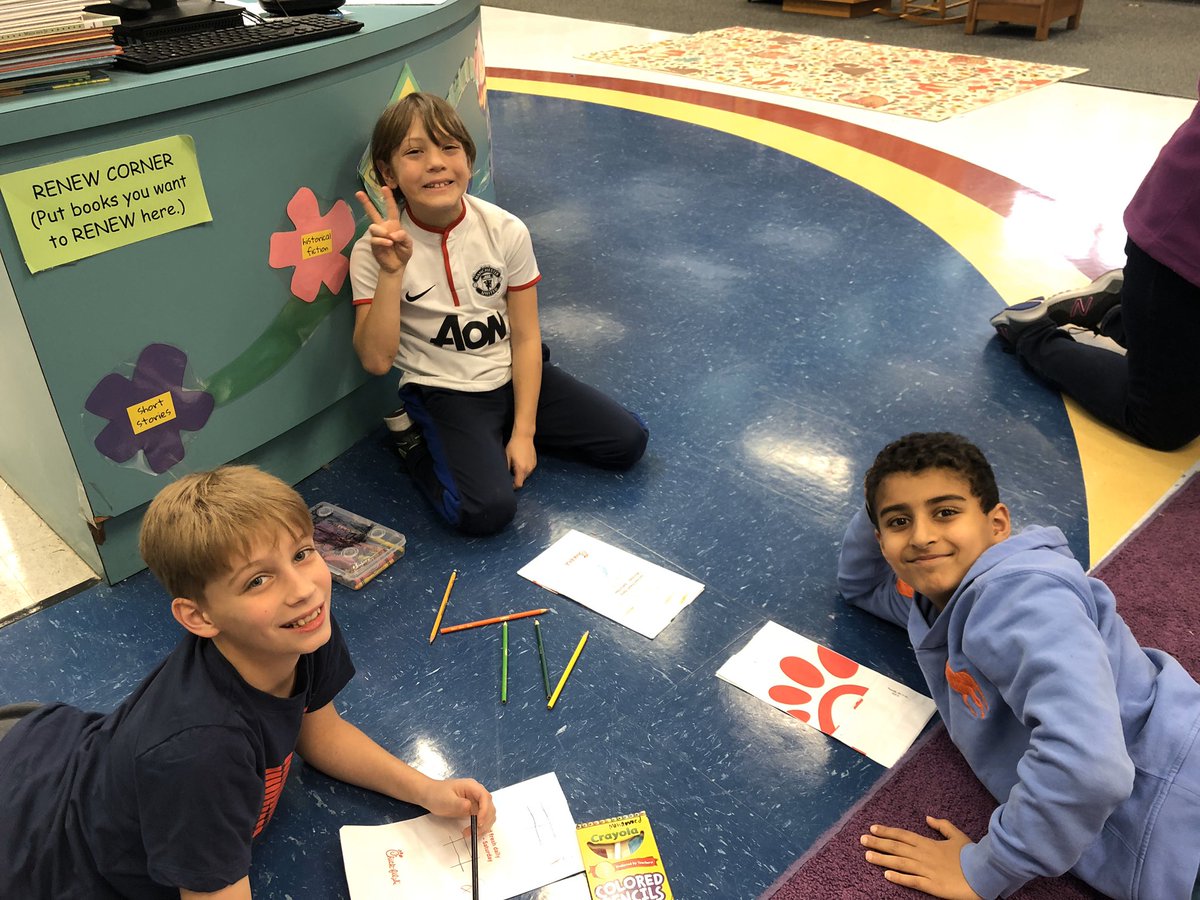 chandlarsmith18's tweet photo. Celebrating Kindness Month by decorating Chick-Fil-A bags for customers! #SMESISKIND #SMESFAMILY https://t.co/VuAdjbaU4W