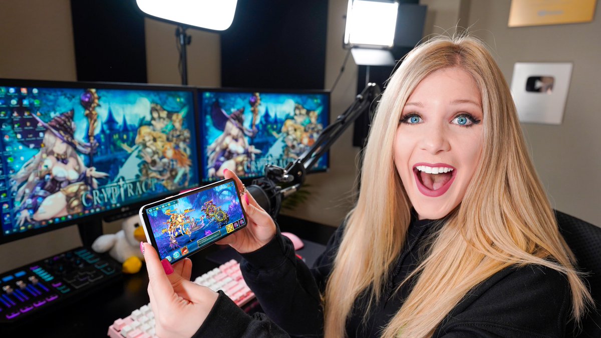 BriArsement's tweet photo. GUYS, you're missing OUT if you haven't downloaded Cryptract! I was up playing until 1am while @Preston was asleep 😂 #ad #cryptract
Check it out here: https://t.co/jaqbn4v0VI
Also check it out in my video: https://t.co/9ITJrv6fS1 https://t.co/DNQYtY85Ye