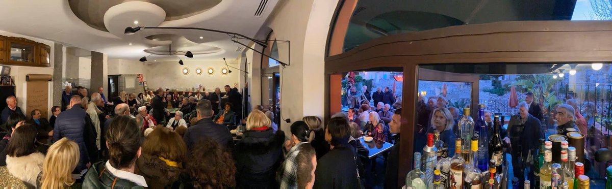 trojani2020's tweet photo. Un succès fou ce soir pour l’Apéro-Débat avec plus de 200 personnes à la Cantine de TiFlo !
#TousUnispourVillefranche ! https://t.co/FLKPxRhKFe