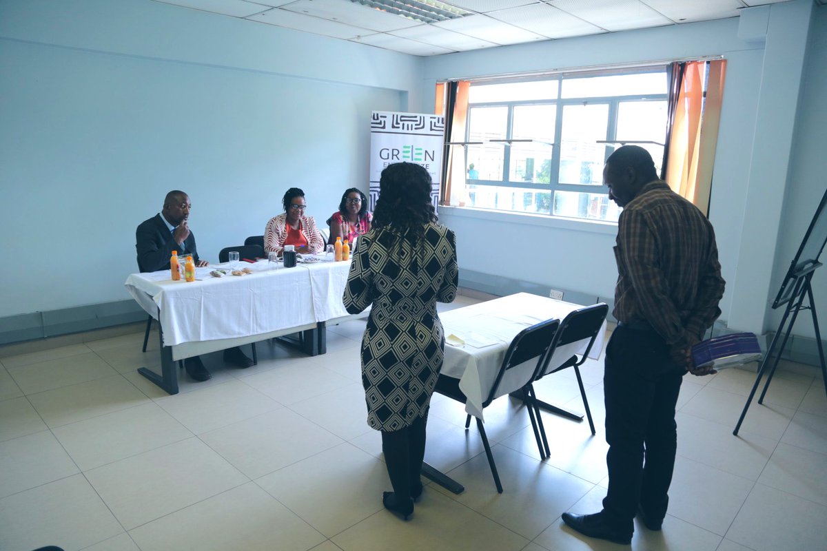 SwedeninZW's tweet photo. #GreenenterPRIZE countdown ...
Just a day away from the 🇸🇪 funded #SimukaPhakama 🌿Green Business Awards🥇

Today 56 young entrepreneurs &amp; various SMEs presented &amp; pitched their green enterprise models to a panel of judges at the @greeniloharare #JudgingEvent https://t.co/WUfzgmu7sM