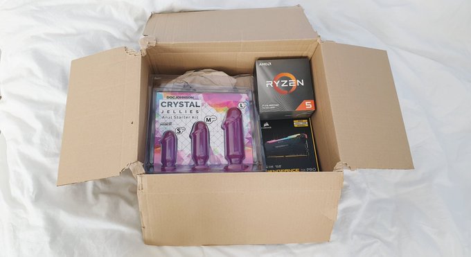 yea i'm a gamer 😎 https://t.co/iqwoDEbz69