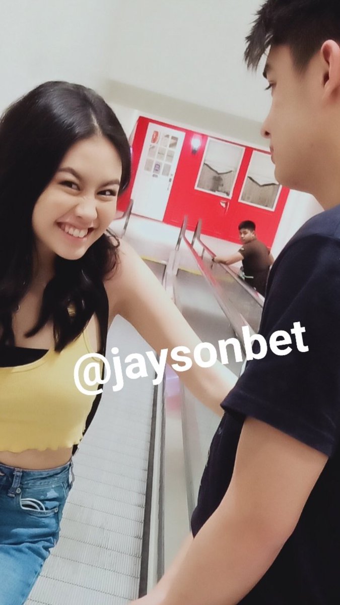 KaHeathh's tweet photo. Yung mga titig ni @blueknightlance ky @ashdlmundo 🥺
Ang cute ng scene na to para bang mag bestfriend sila tapos ung lalaki lng inlab ky gurl..d nya masabi ksi bff sila..
Oh imagine ko lng to ah 😩 https://t.co/QHf4vSokc2