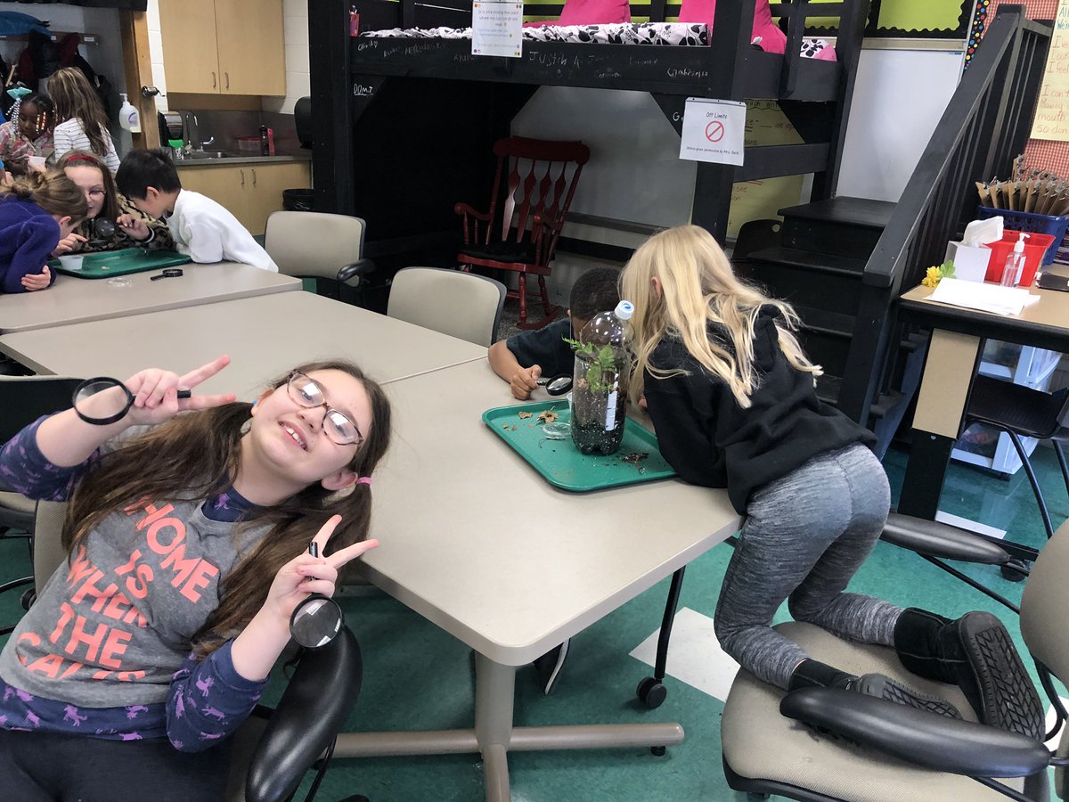 Kristinbarth5's tweet photo. Had a great time making terrariums with Miss. Lisa from the Holden https://t.co/hUAYqNGdDZ