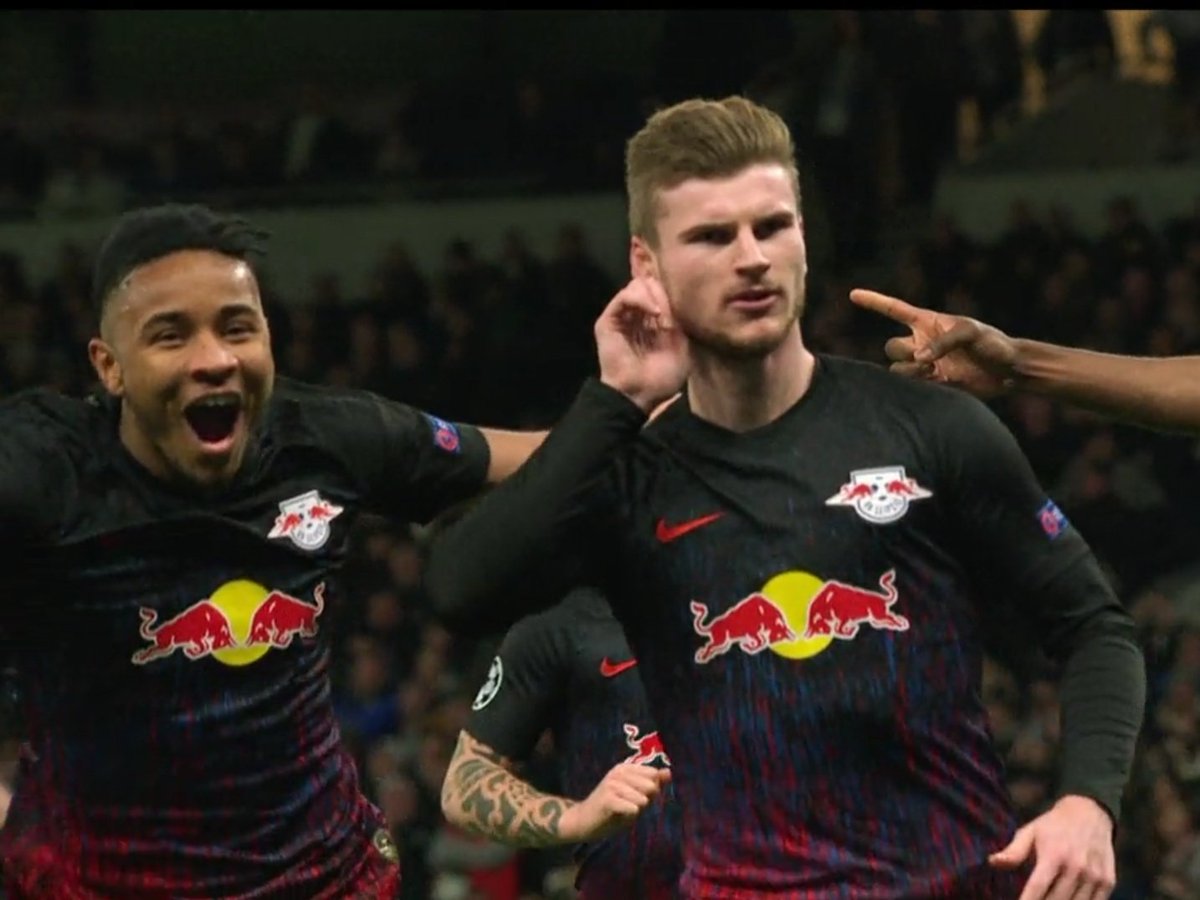 Werner, Tottenham taraftarına golü attıktan sonra duymuyorum işareti yaptı. Adam da haklı, Besiktaş ile Vodafone stadında etkisi altında kaldığı sesin yanında sinek vızıltısı gibi geldi demek ki.😊