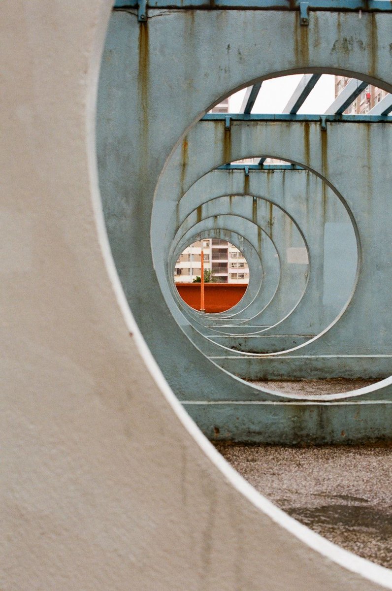 unsplash's tweet image. Concrete shapes
Feature: @Laimannung
unsplash.com/laimannung