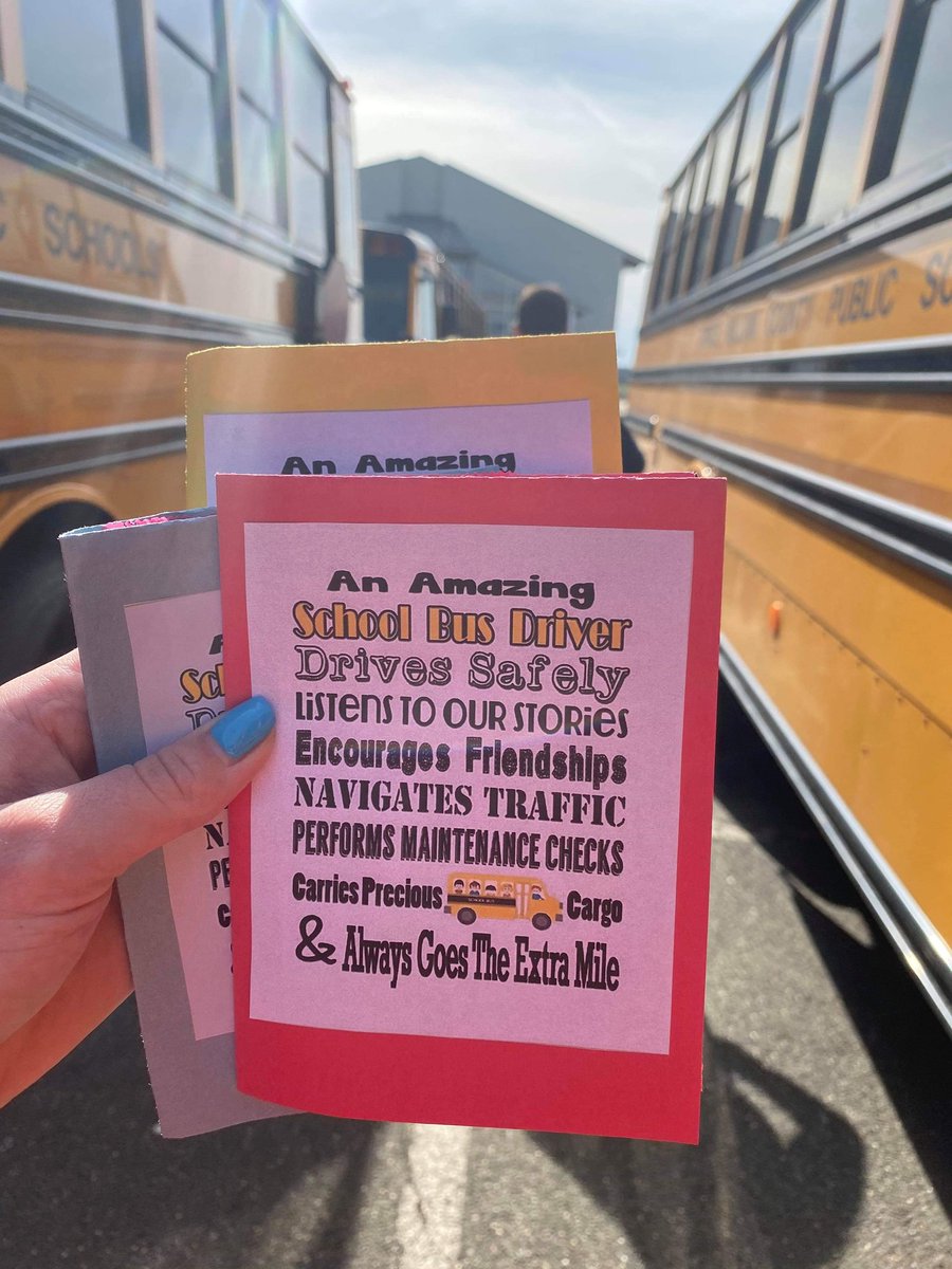 During our Feb. meeting, we honored our school bus drivers for 'Random Acts of Kindness Week.' We made note cards w/treats, & handed them out to the bus drivers before their afternoon run!🚌👐😊
#RAK #pwcsinfo @THEPatriotHS #makekindnessthenorm #youthservice #schoolbusdrivers