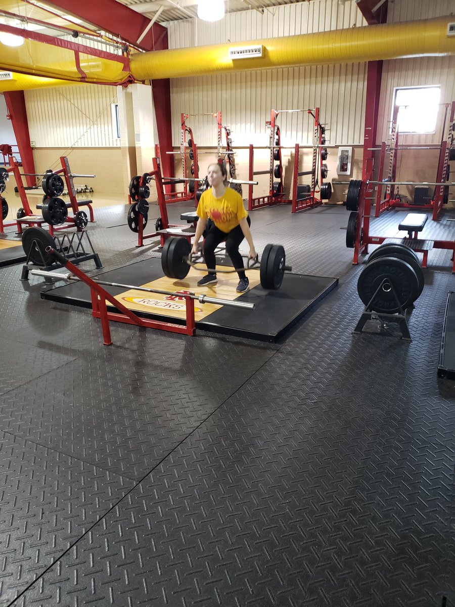 andycampbell511's tweet photo. Last day of lifting and a senior handling her business as @risoftball17 gets ready to begin. Proud of the girls and their efforts. #littlethings #pRIde https://t.co/I4KAclAzBI