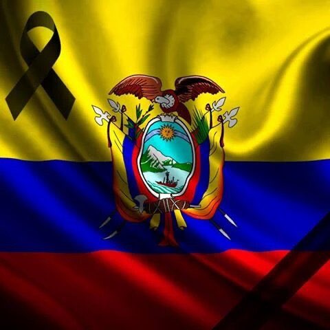 Esta noche, en un operativo policial en El Carmen-Manabí, ha sido asesinado el Cabo Nilo David Guillén Palma. Nuestros pensamientos y oraciones con la familia y compañeros del Cbo. Guillén. 
La <a href="/PoliciaEcuador/">Policía Ecuador</a> acaba de detener al autor de los disparos.