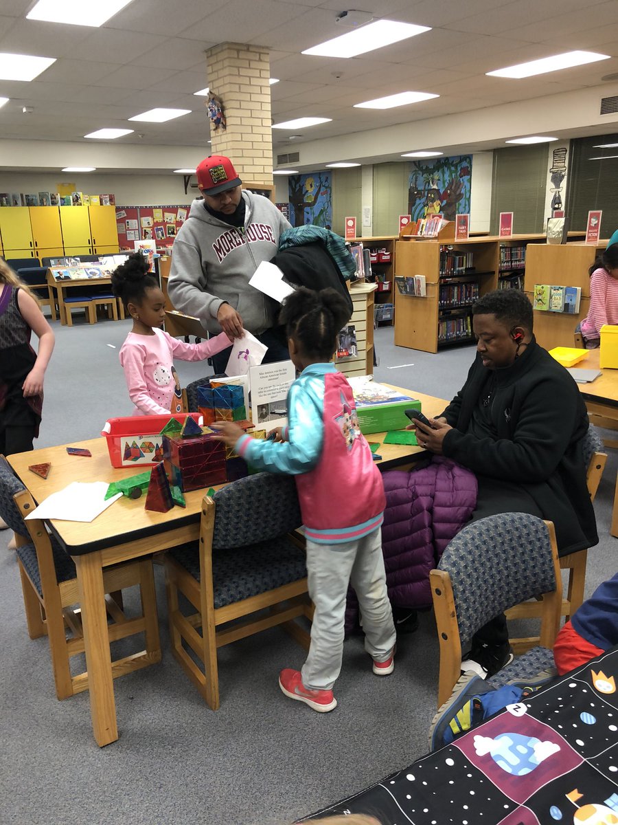 lsconley's tweet photo. What a great Black History Family Night! We did STEM stations and books in the library - the kids made some amazing creations! #whittierschool97 #oakpark97 https://t.co/9rGIJi5vlr