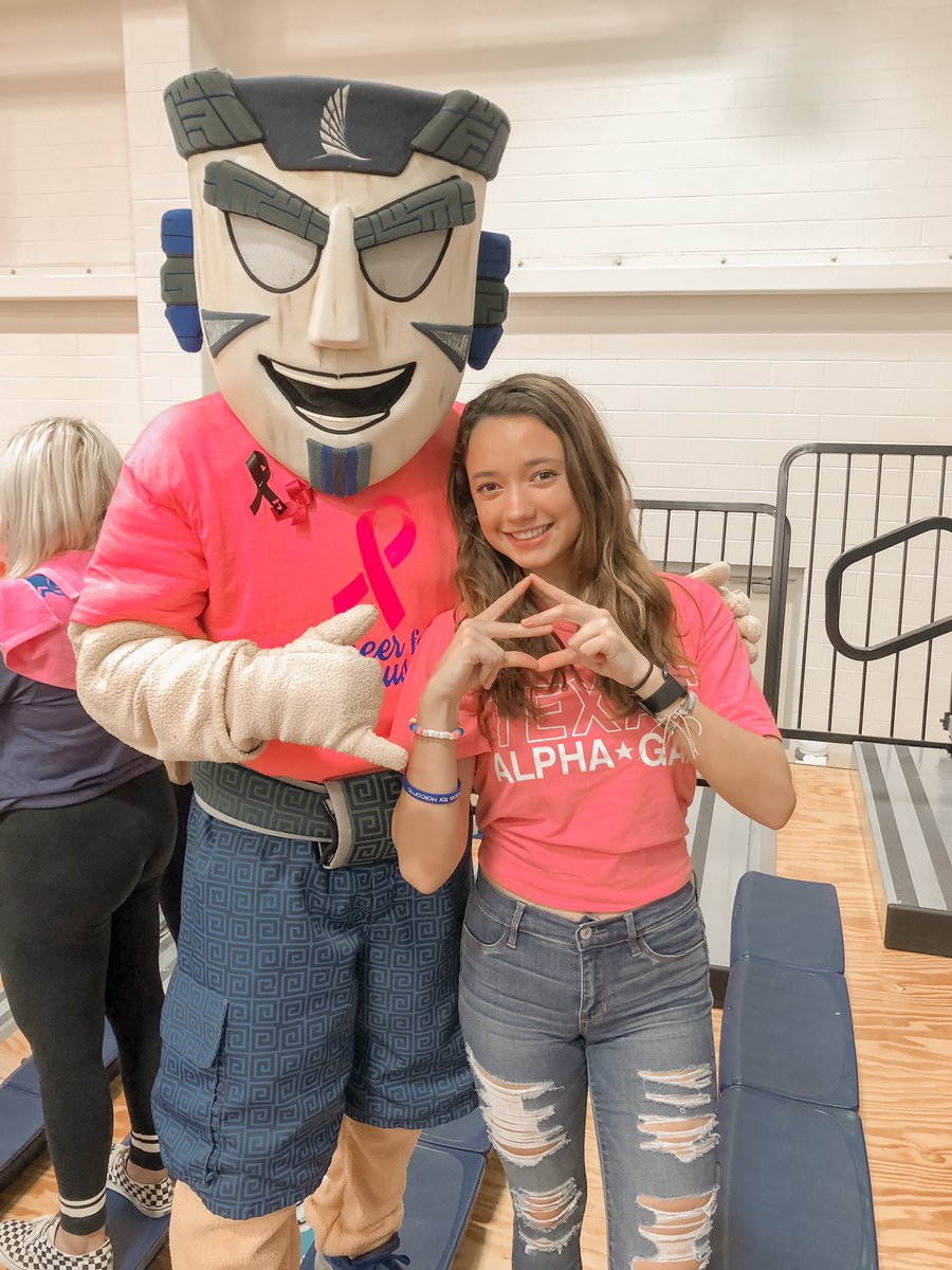 TamuccAlphaGam's tweet photo. On Wednesday we wear pink! Go Islanders!! #AlphaGammaDelta #AlphaGam #AdventuresWithAlphaGam https://t.co/Q9OZqp7k1D