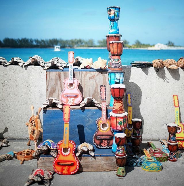 HCareyPhotog's tweet photo. Lots of colour on my walkabout of downtown Nassau today.  As opposed to my walkabout a few days ago, this time I endeavored to see it through the eyes of the millions of visitors who disembark from the many cruise ships that pull in to port.  I actually … https://t.co/0pCBGZ77cU https://t.co/HzkUjV9n7F