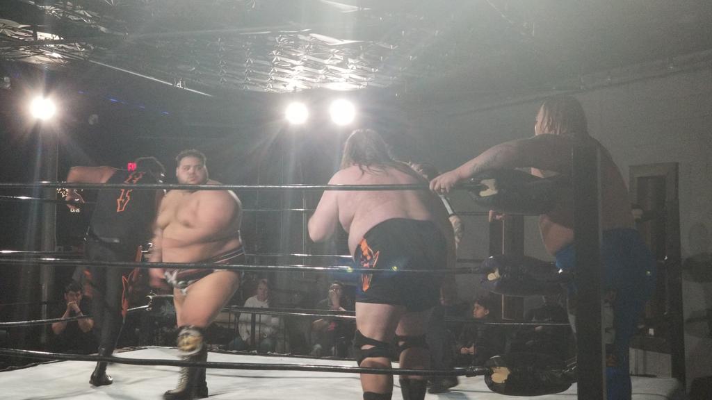 #MAINEVENT! Over 1400 lbs in the ring! @TheLegendCKH <a href="/HB_BruisingPat/">Patrick Hickey</a> #WarHoss vs <a href="/THEACEYROMERO/">BIGBOYSZN</a> &amp; <a href="/legendoflarryd/">Larry Fn D</a>! #RockstarProNetwork #MidwestTerritory #prowrestling #Amped