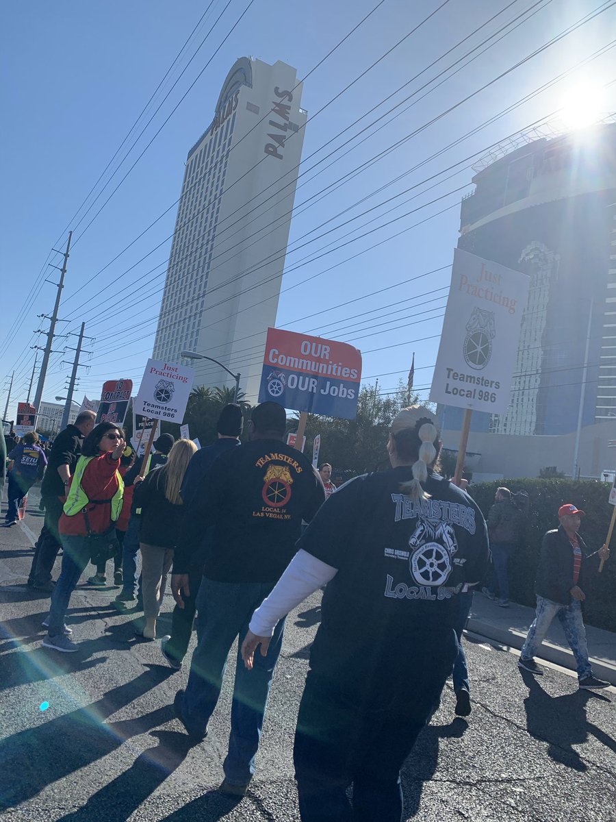 teamstersDRIVE's tweet photo. Before the candidates talked the talk on #unions in the #DemDebate they walked the walk with @Teamsters fighting for a contract with @Palms @Teamsters986 #teamsters2020 https://t.co/Xlw7BhYKEX