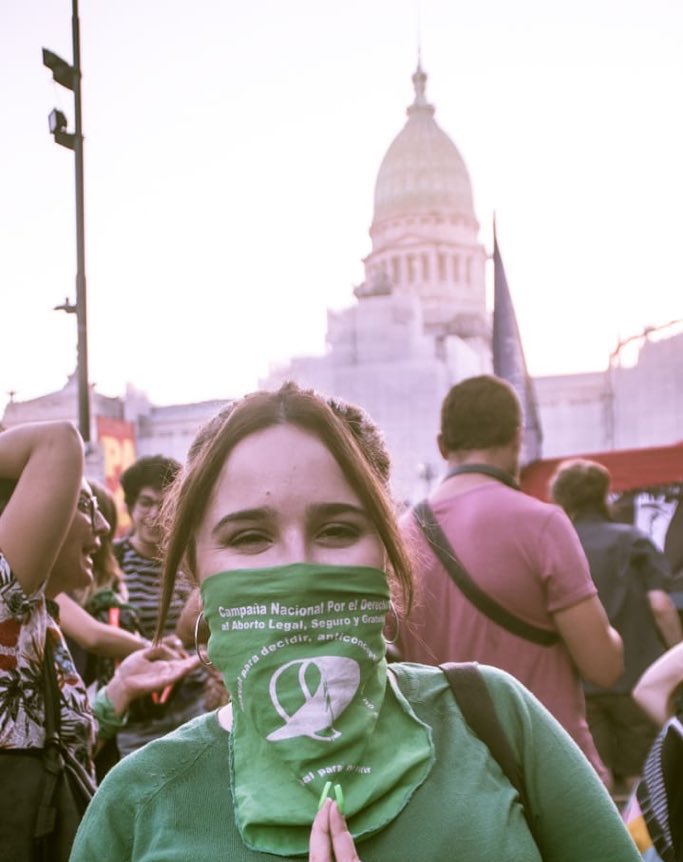 Legal, seguro y gratuito.

Si nos dan la espalda ponemos el pecho. Ahora es cuando