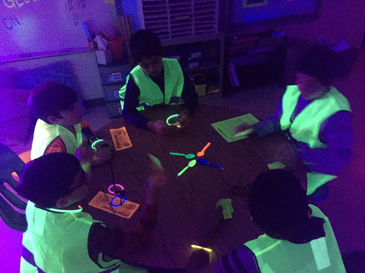 GassonJill's tweet photo. Our bright Ss did GLOWing work today! Glow Day is better than a Snow Day! #MasonMoment #CharacterMI https://t.co/2TvYx0bkoD
