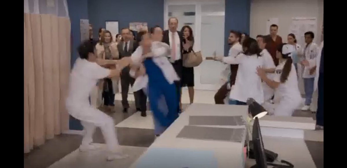 DaniArenasCol's tweet photo. #FotoCapturas #9Parte #MejoresMomentos #DavidParedes @DanArenas #Capitulo72 @MedicosOf #MedicosLineaDeVida #ConLasEstrellas #TeamMedicos  #finalfelizparadavina 😘🥰❤🙏🏼 https://t.co/wioIUYZGNH