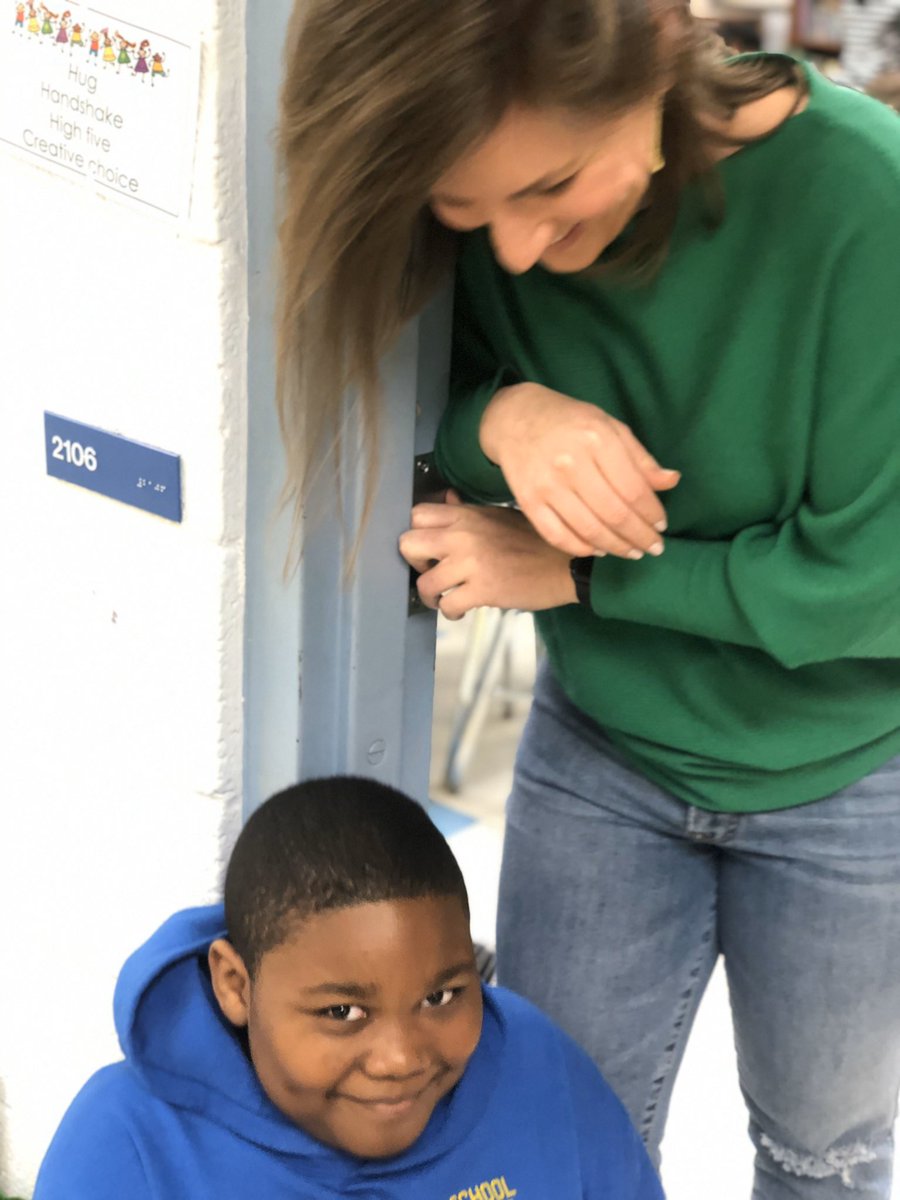 JYJoynerP's tweet photo. I have saved so many pics for surprises for her but this one says it all about the power of a teachers impact & love of one awesome kid! #OnlyAtTheJYJ #Irreplaceables #RelationshipsMatter #WeAreFamily #ThePeopleMakeThePlace #WhatStartsHereChangesEverything https://t.co/CvC13kUbqW
