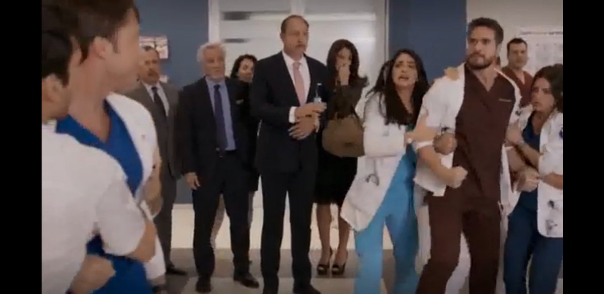 DaniArenasCol's tweet photo. #FotoCapturas #10Parte #MejoresMomentos #DavidParedes @DanArenas #Capitulo72 @MedicosOf #MedicosLineaDeVida #ConLasEstrellas #TeamMedicos  #finalfelizparadavina 😘🥰❤🙏🏼 https://t.co/WcYotVzdof