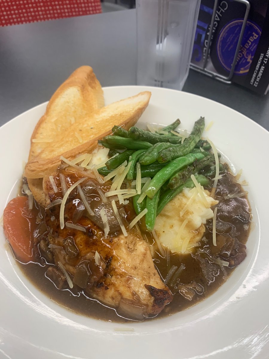 MKEStackner's tweet photo. This Evening’s Blue Plate - Coq Au Vin. Amish Chicken Breast seared and cooked in Sweet Brandy and White Wine with Carrots, Spanish Onions, Mushrooms, and Bacon. Served with Garlic Mash and Green Beans. https://t.co/fuzankbKq0