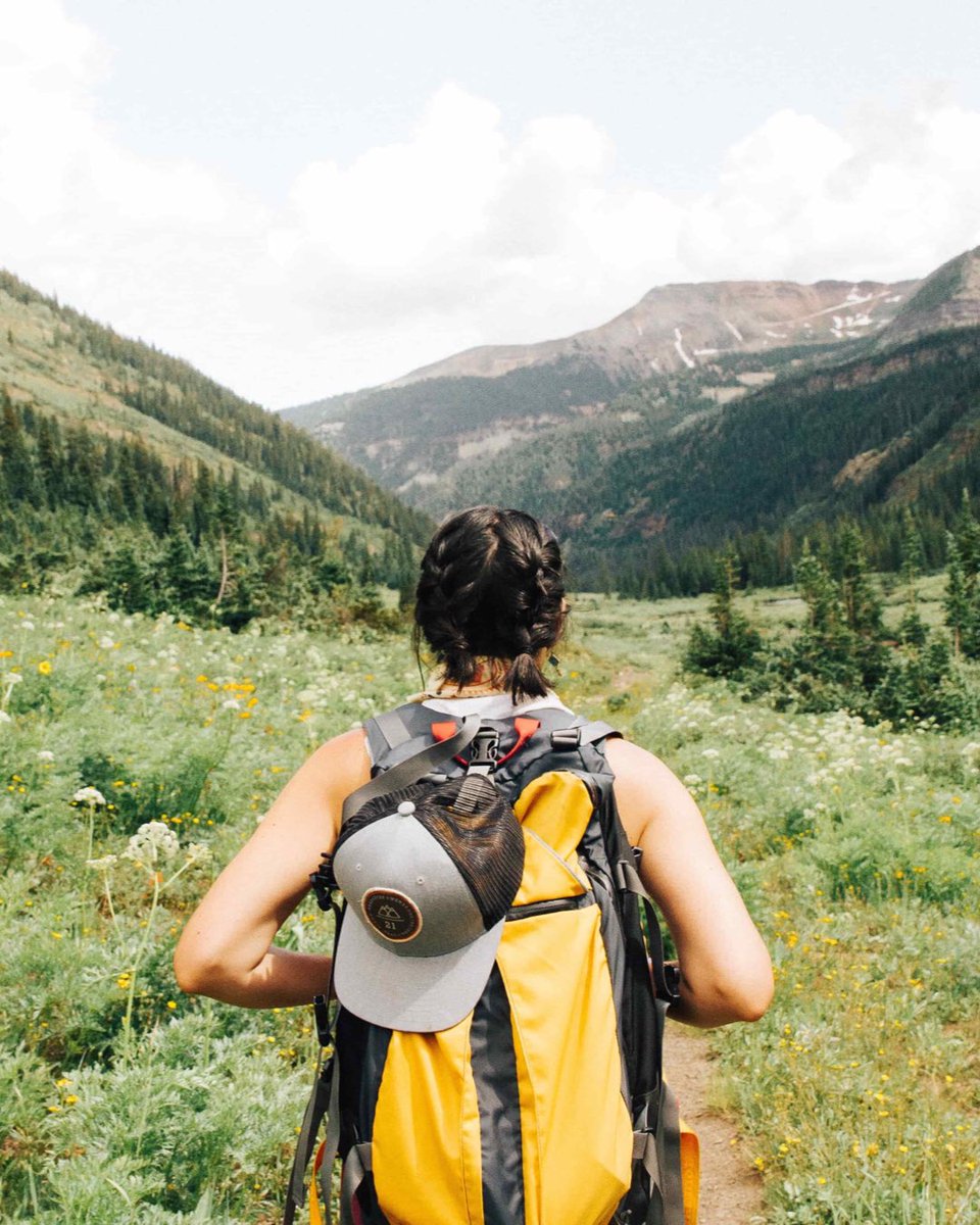 New Blog Post👋 - 6 Ways Hiking Can Teach You About Endurance and Motivation⁣
⁣
Hit this link to read the full article! ⁣- bit.ly/39Lwkio
⁣
#coalatree⁣
#hiking ⁣
#MTN2CTY ⁣
#greettheoutdoors