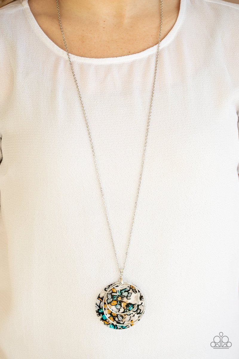 getchicappeal's tweet photo. "Metro Mosaic" $5
Speckled in an abstract pattern, a colorful acrylic frame joins two shimmery silver hoops at the bottom of a lengthened silver chain, creating a retro pendant
https://t.co/zFKcbQDlxM
#affordable #fashion #jewelry #accessories #women #moms #silver #mosaic https://t.co/yLNpCjjXik