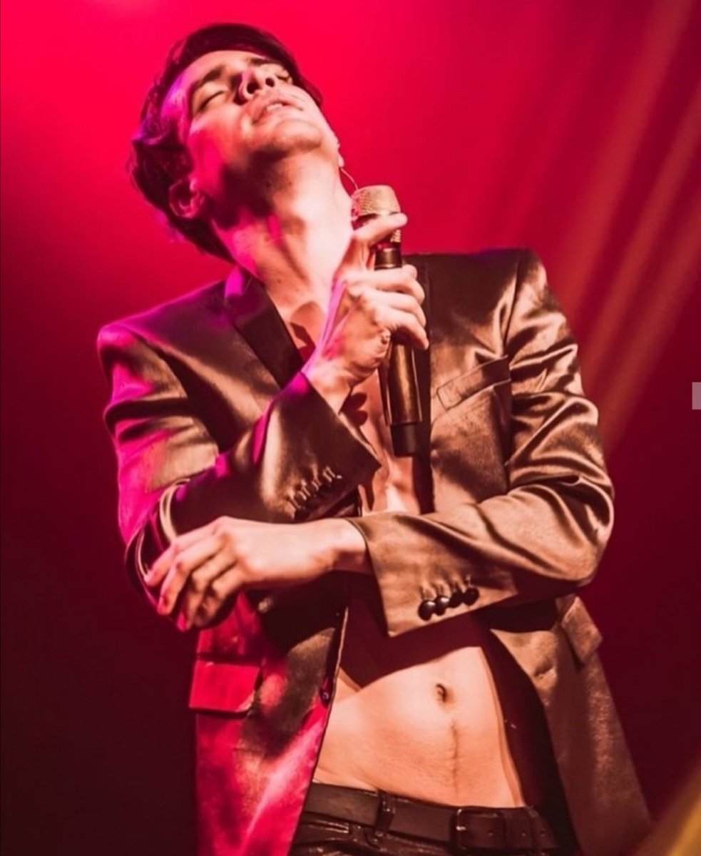 He's perfect ❤️😍
#brendonurie #panicatthedisco #beebo #adorable #brendon #urie #urielectric #vros #sinners #pftw #doab #twtltrtd #vicesandvirtues #prettyodd #afycso #brendonsamood #brendonsbringingsexyback #sexy #brendonboydurie