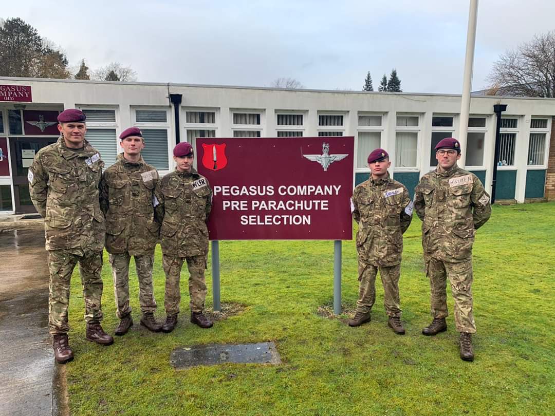 SeanAMolino's tweet photo. Congratulations goes to those members of the Household Division who successfully completed the demanding P Company Selection Course.
1 soldier from The Household Cavalry and 4 Irish Guardsmen! 🔵🔴🔵 #Guardspara good luck with your future careers! https://t.co/f4msHprUBb