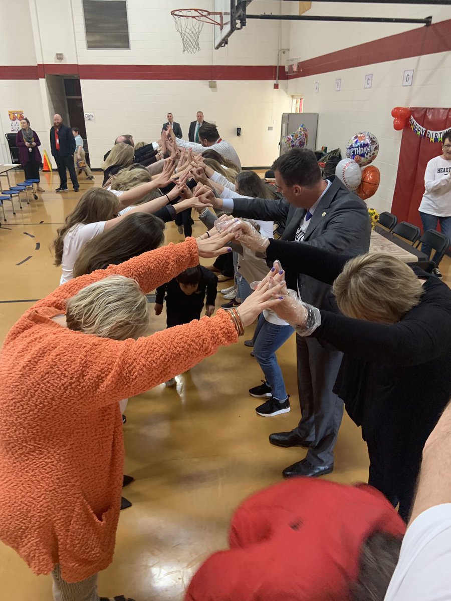 GovStitt's tweet photo. Sarah and I loved joining the Beautiful Day Foundation to celebrate the birthdays of students at Independence Elementary in Yukon today. The Beautiful Day Foundation strives to show kids across our state that they are loved and seen by their community. #OklaProud https://t.co/hmZPPExbkn