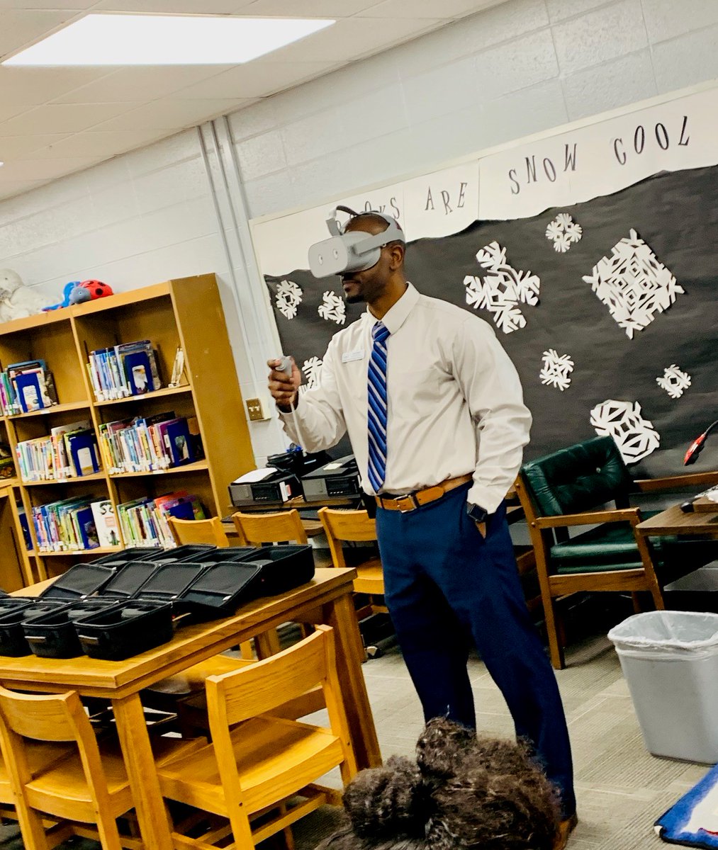 Thanks to Mr. Walker &amp; <a href="/DParent77/">DanielParent77</a> for a fabulous, Grand Canyon book talk! We enjoyed talking about what we learned in the book, &amp; then the <a href="/aikenelmaverick/">Aiken Elementary</a> group took a virtual field trip with Mr. Parent to the Grand Canyon. <a href="/AikenPublicSch/">AikenCoPublicSchools</a>  #OneTeam #STEAM #ForTheLoveOfLiteracy