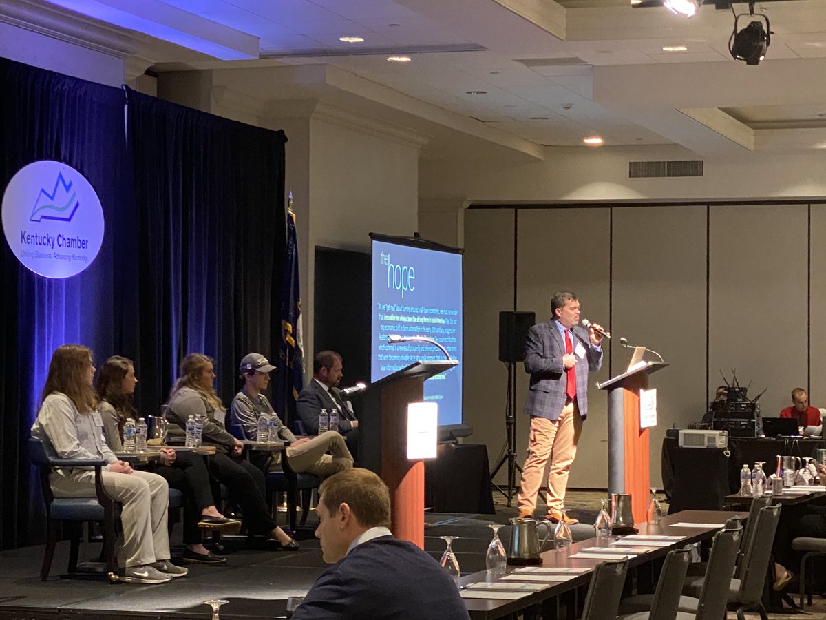 barrenschools's tweet photo. The @BCSkills & @BarrenBiomed programs, with the #ThriveAB team, were General Session Keynotes at the Kentucky Chamber of Commerce Workforce Summit, today. #WhereOpportunitiesCreateSuccess #WeAreBC #standingovation #workethics https://t.co/FAfsoZKBx7