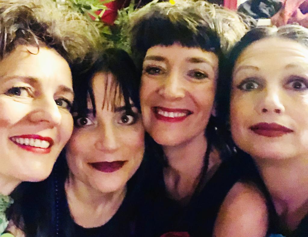 4Barbues's tweet photo. @4Barbues au #theatre de la Divine comédie, 2 rue Saunier à #Paris! Dimanche 15h30 et 20h00! #humour @vivreparis @Jimmylevytheone @AlunniSegolene @PPDA ❤❤❤ https://t.co/OtCYt2xZhh