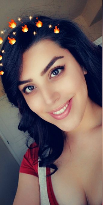 Happy February 🌹 https://t.co/rvHKHdNQN0