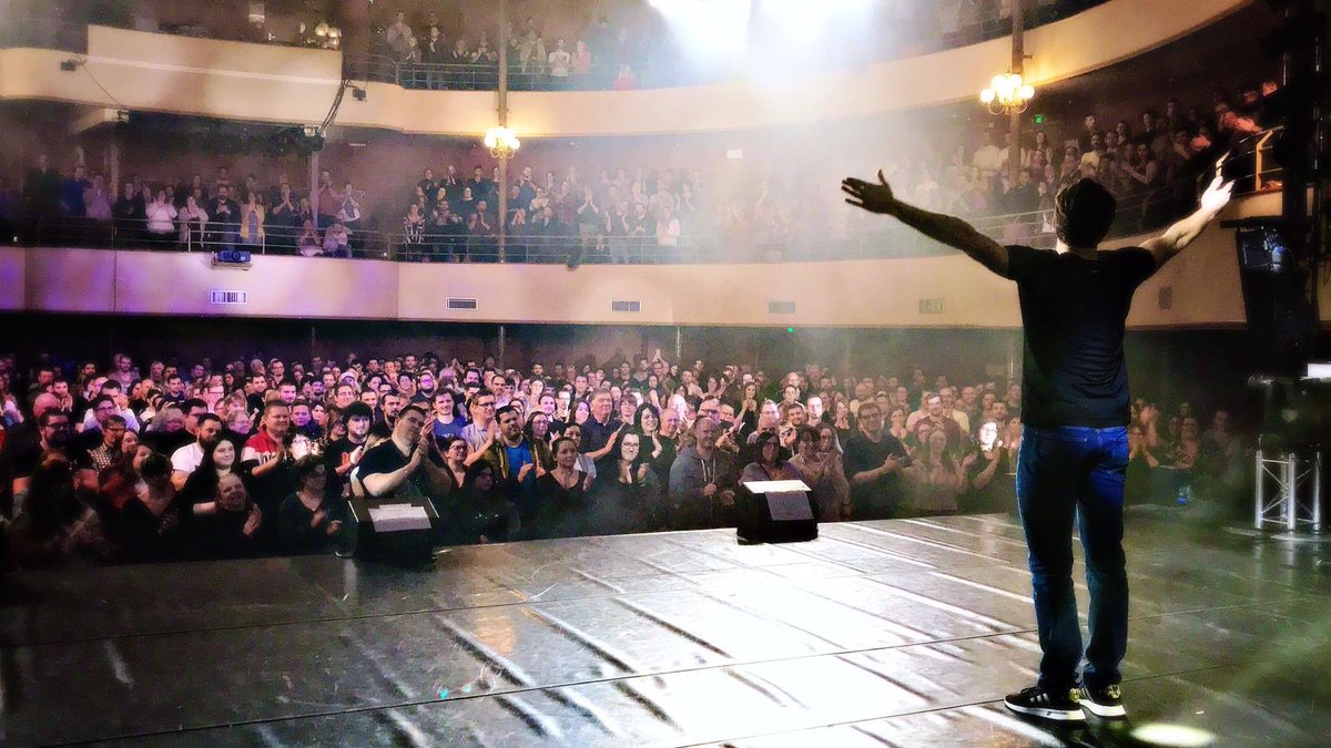 JeremyFerrari's tweet photo. Besançon tu étais debout ce soir ! Merci ! Rdv le 5 mars au Micropolis pour la revanche ! Je compte sur vous ! À demain Sausheim ! #peccable #anesthésiegénérale #25/25 #fullstanding https://t.co/0eHiJMeRFi