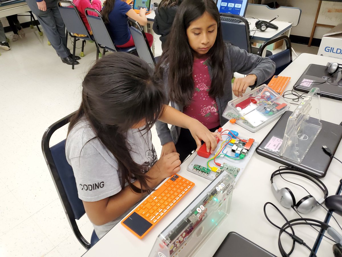 BraddockElem's tweet image. Braddock Eagles continue to build @TeamKano Computers THANKS to our Business Partners: CASE Management! Making meaningful curriculum connections to @Electricity @ComputerScience @CircuitSUP @Technology @iteea @VA_TechEd @NR_VTEEA @fcpsnews @FCPSR2 
🦅💙💙👩‍💻👨🏽‍💻🤖👩🏻‍💻👨🏻‍💻🔎👩🏾‍💻👨🏿‍💻🥽🤗