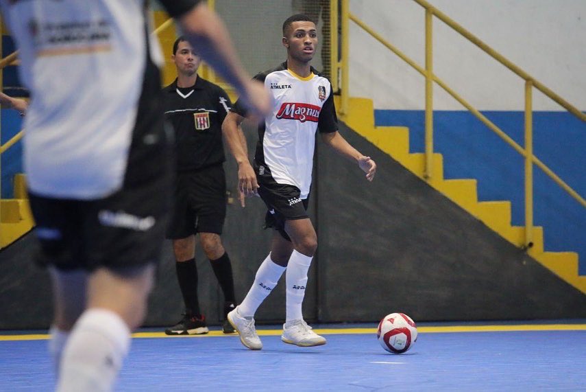 leozinhoprince's tweet photo. São José 2 x 5 @magnusfutsal
Seguimos na nossa preparação 💪🏾
#GoMagnus #DeusSempre🙏🏾 https://t.co/rdEmDrO8Zq