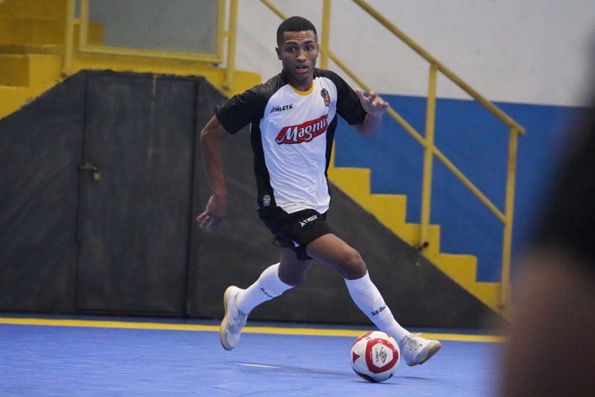 leozinhoprince's tweet photo. São José 2 x 5 @magnusfutsal
Seguimos na nossa preparação 💪🏾
#GoMagnus #DeusSempre🙏🏾 https://t.co/rdEmDrO8Zq