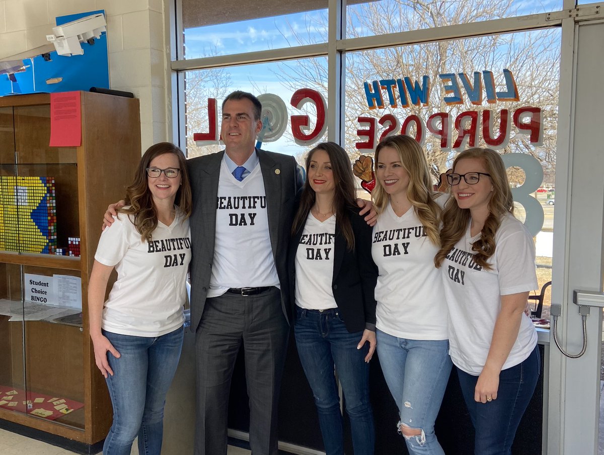 BeautifulDay_13's tweet photo. Thank you Governor Kevin Stitt and First Lady Sarah Stitt for joining a Beautiful Day birthday party today! 

We celebrated February birthdays at Independence Elementary School with pizza, bracelets, cards and an awesome spirit tunnel! 

#morebeautifuldays https://t.co/bc03rAGILq