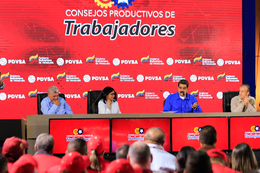 #EnVivo 📹 | Mandatario nacional <a href="/NicolasMaduro/">Nicolás Maduro</a> instruye realizar el mapa de soluciones para elevar la producción petrolera. “Venezuela debe ser una potencia petrolera mundial ¡O producimos, o producimos!”, enfatizó.