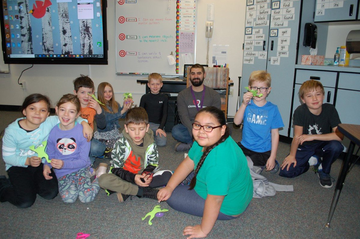 KruseES's tweet photo. Thanks @OtterCares for bringing all the STEM to our Cougars today!! Who knew frogs could fly? 🐸
#Closed2Open #PSDProud https://t.co/QfkBPFxhBv