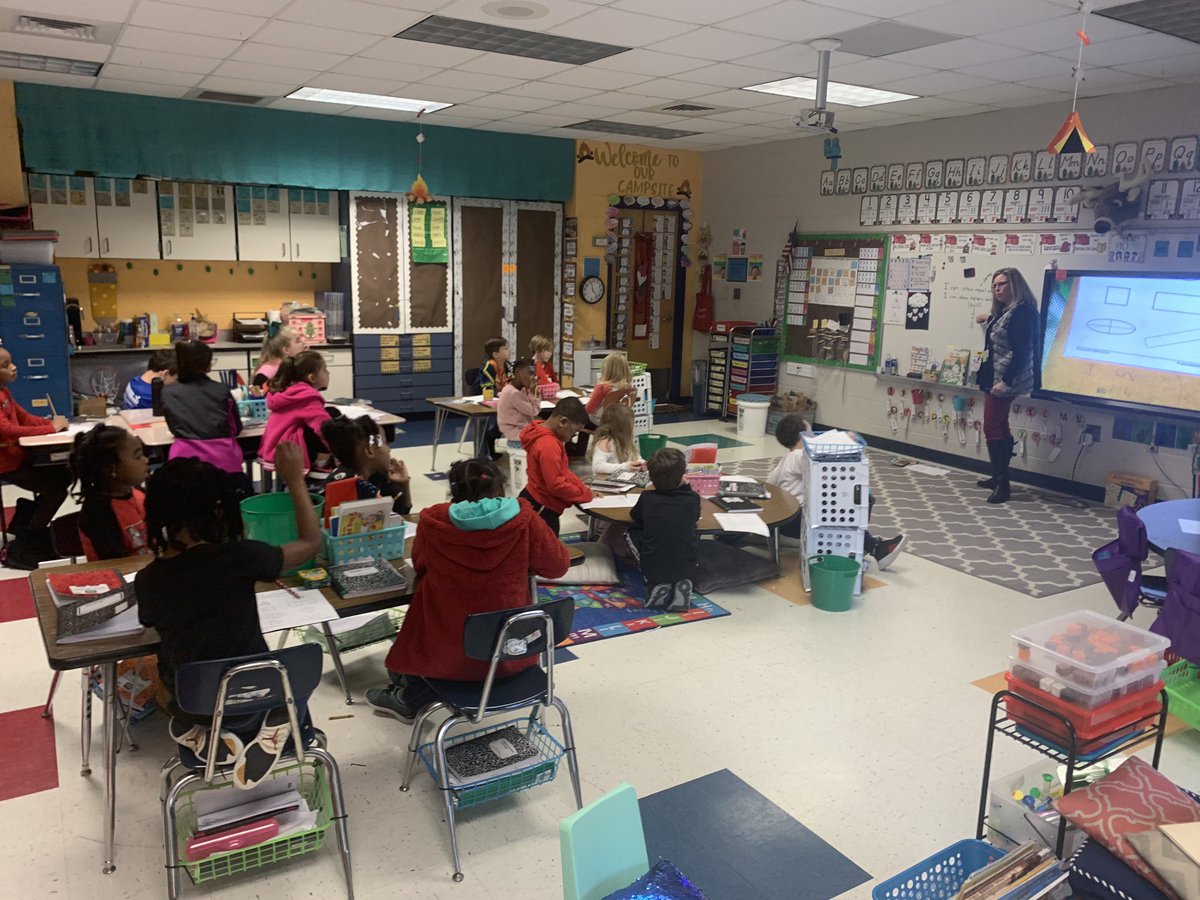 allikat_meoww's tweet image. This is leadership in real life! I asked my A.P if she could teach a math lesson, so I could observe! Not only was she willing, she went above and beyond! #myadminrocks #fractions @kristimoorelong