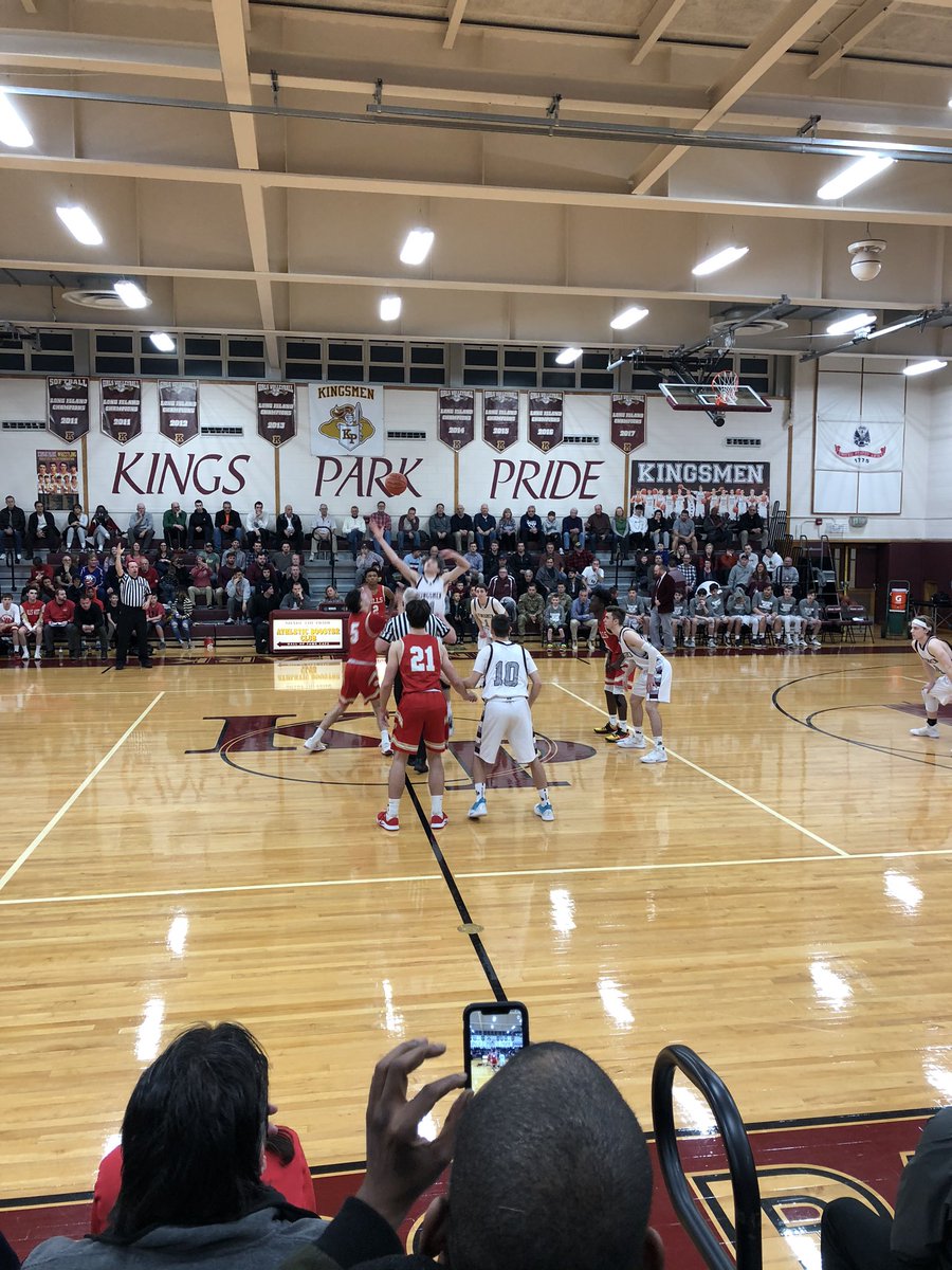 CoachDBenoit's tweet photo. Not many things better than high school basketball playoffs. Juiced up to be in the #WNEmpireState and watching some Long Island hoops. Love seeing guys who get after it on more than just the football field #DualSport #Evolut20n #FutureGBears https://t.co/uAMtiEpne9