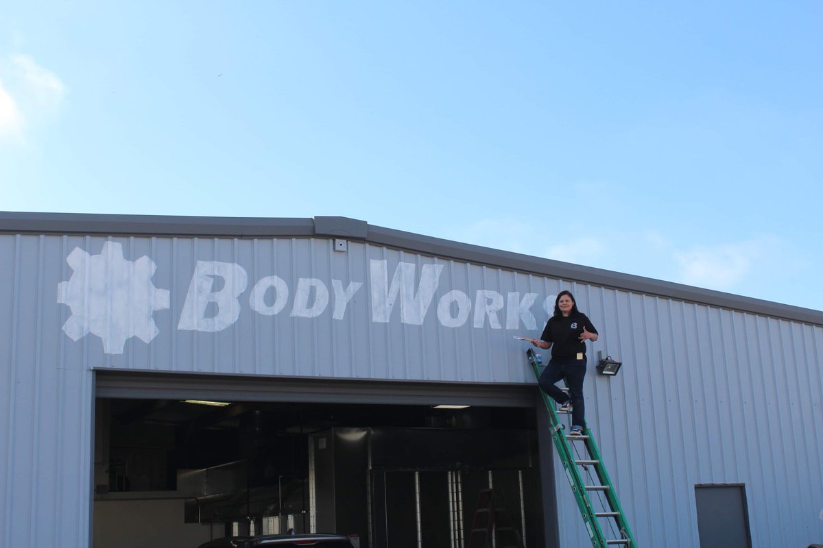 ArtistEsmeralda's tweet photo. Mural Wall #2 of
Body Works Collision
753 10th Street
#ImperialBeach , CA
#bodyworkscollision #collisionrepair #dentrepair #carpaintjob #artistesmeraldarobles #muralist #murals #mural https://t.co/fQ8yu6B1jB