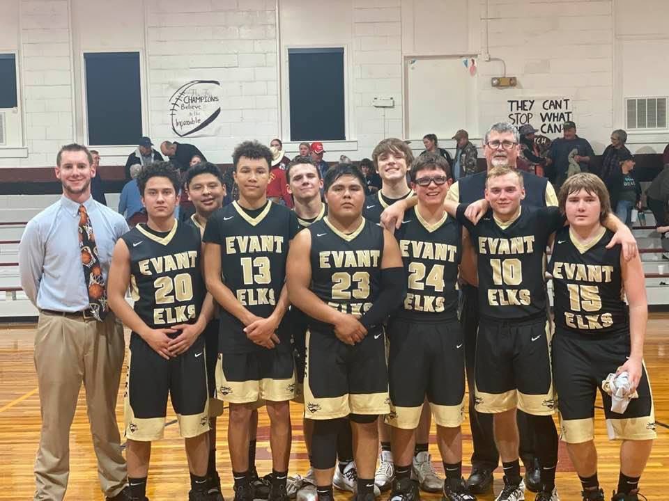 JKR_4's tweet photo. The Evant Elks are playoff bound!
Bi-District Championship on Monday February 24th, 6:30 @ Hamilton against the Blanket Tigers. Show up, wear your black and gold, and BE LOUD!!!!!
#ElkPride #IdealTeam https://t.co/VPWvyFLQdz