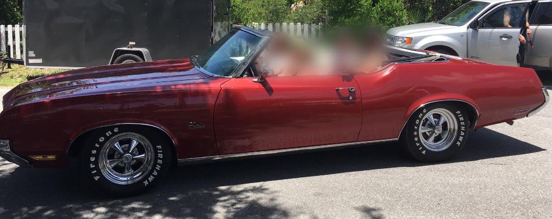 WCSOFL's tweet photo. 🚨🚨🚨STOLEN🚨🚨🚨

Red 1️⃣9️⃣7️⃣2️⃣ Oldsmobile Cutlass
White convertible top
White interior

📍Taken from Vernon, FL. 
🚔Our friends at @WCSOInfo need your help locating this classic. 
👀May be in Walton County. https://t.co/Lyk4BrDl9q
