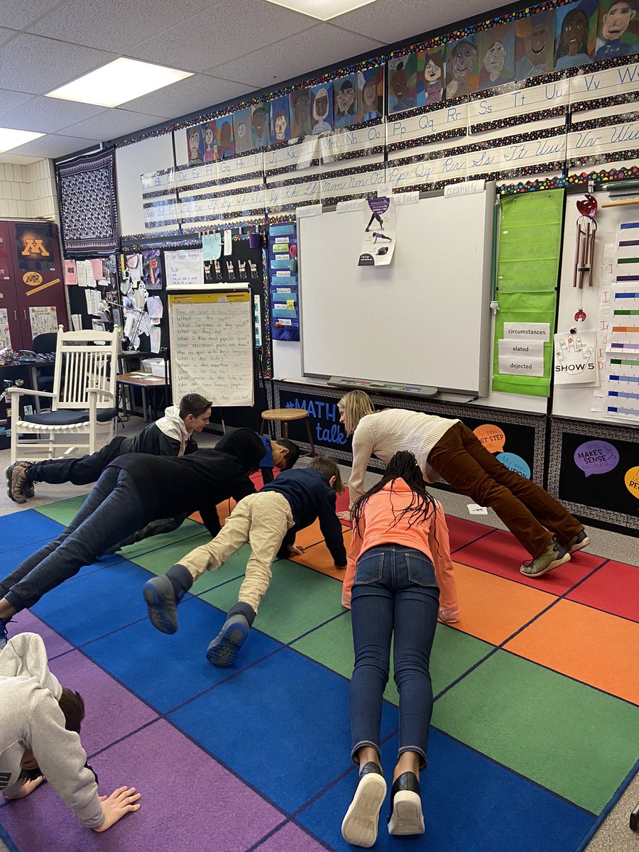 eldridge_class's tweet photo. What a great morning of learning with @1000petals ! We did a plank challenge, practiced new yoga poses and enjoyed #mindfulness. #WeInspireEACH https://t.co/ArZLlP78M7