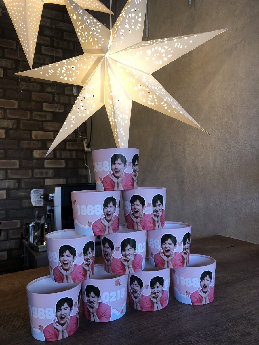 KuromaruTapi's tweet photo. 東方神起チャンミンのバースデーイベント3日目本日12時〜開催
各店舗の状況をお知らせします。

白木原店
ピンク10個
限定イエロー20個

久留米店
イエロー100個 https://t.co/VApoFof1IT