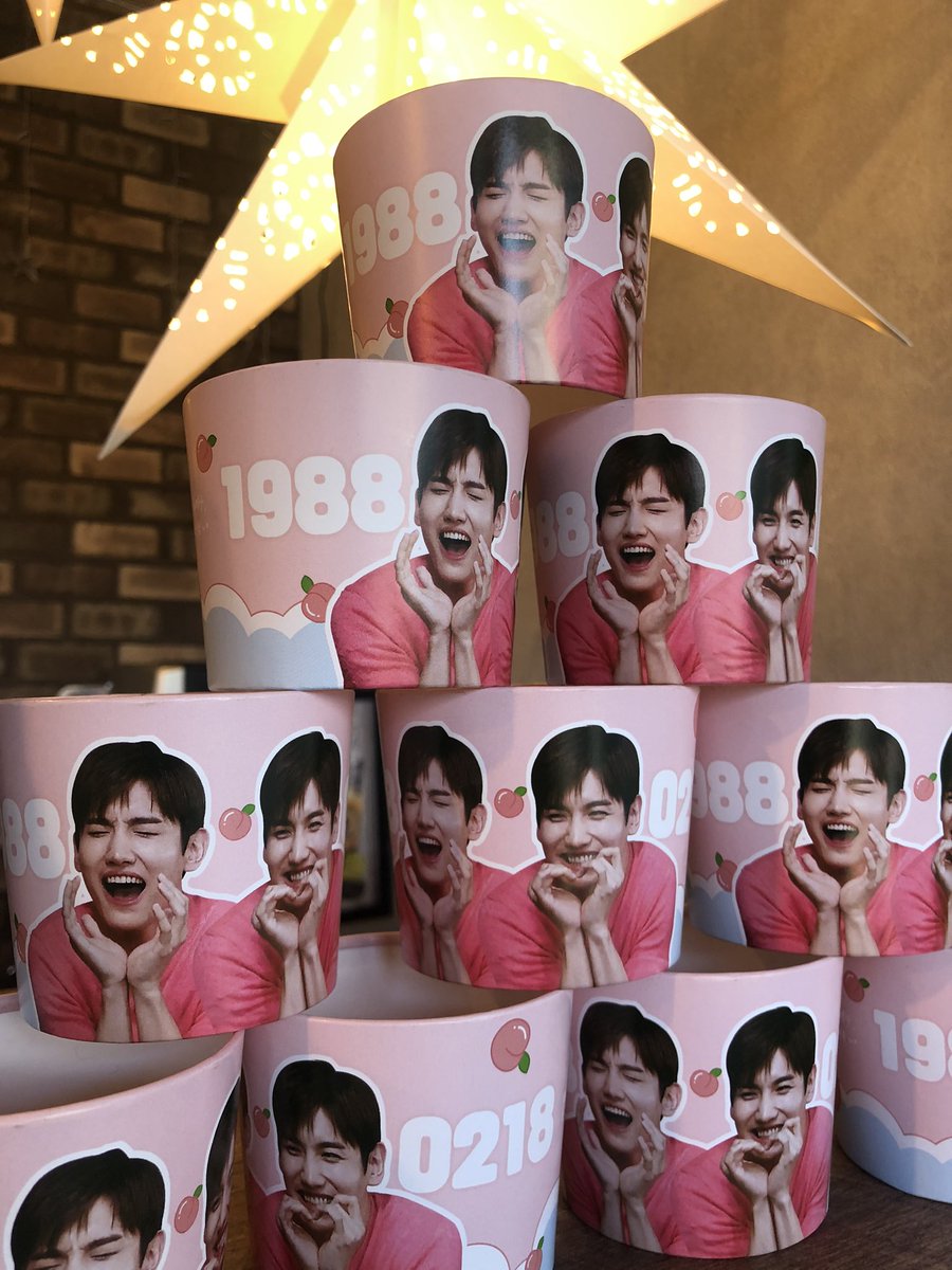 KuromaruTapi's tweet photo. 東方神起チャンミンのバースデーイベント3日目本日12時〜開催
各店舗の状況をお知らせします。

白木原店
ピンク10個
限定イエロー20個

久留米店
イエロー100個 https://t.co/VApoFof1IT