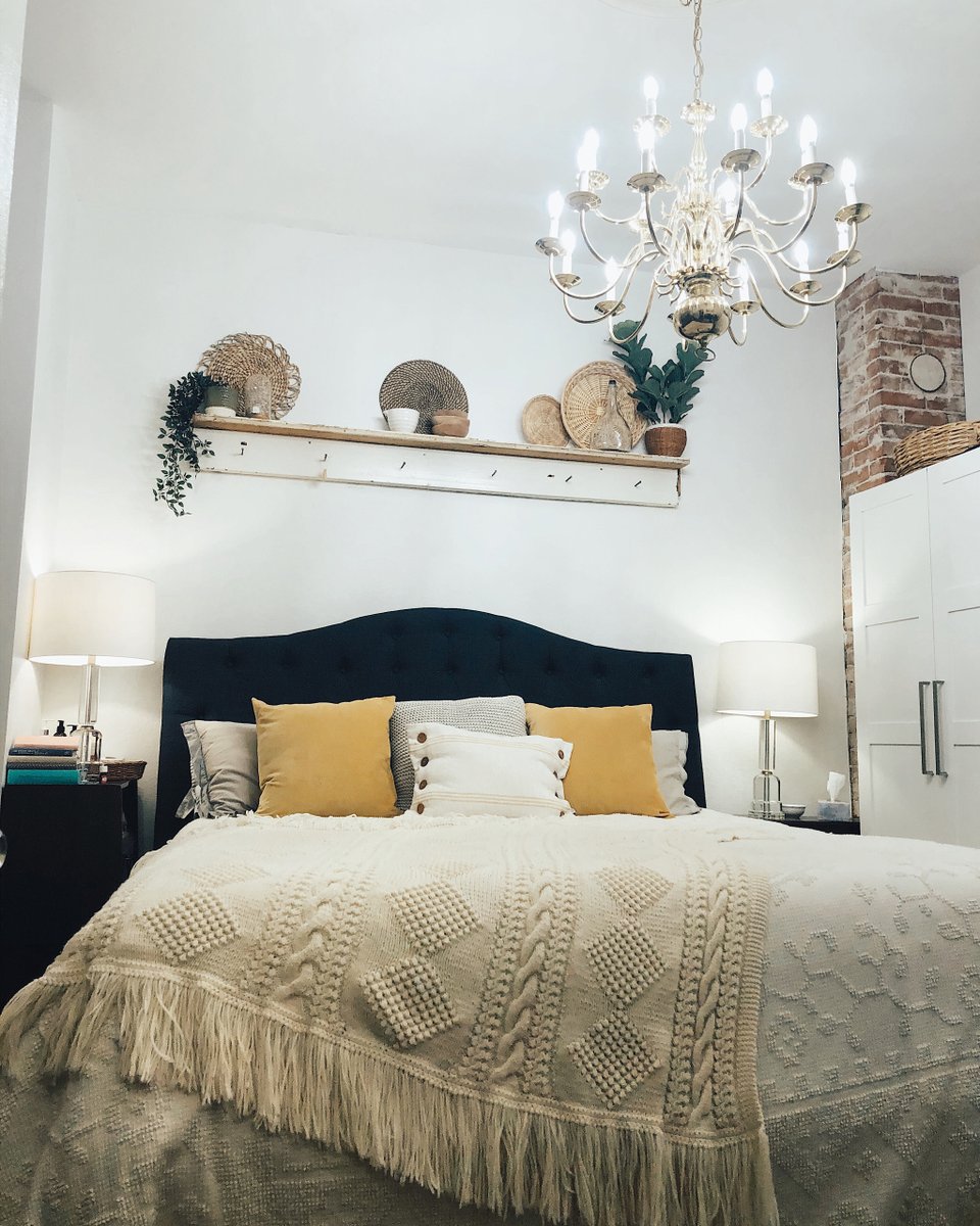 JenniferLopesYL's tweet photo. Farmhouse Bedroom Makeover https://t.co/NAGrX7QYUy https://t.co/Jvyqh8eTpI