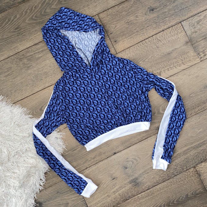 Posted more items on my Poshmark💖all for only $5✨ https://t.co/U1XYBMIQUX https://t.co/msylB8NsrF