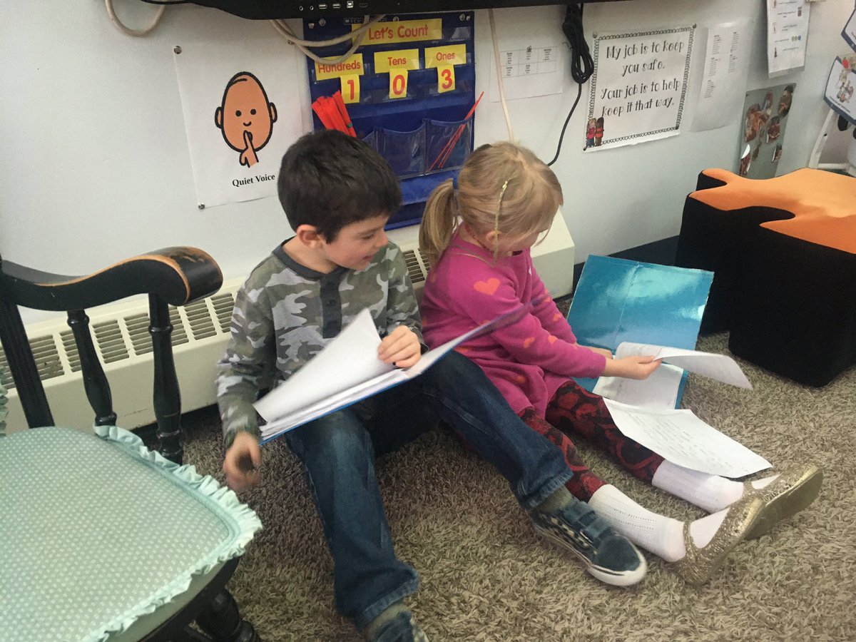 AprilDelphia1's tweet photo. 1st and 2nd grade writers enjoyed sharing their opinion writing with friends from Mrs. Bristol's class! ✍️✏️📝 @mmuusdvt @SMS_Bolton @cbristol21 @BTomasiGay https://t.co/rd1MS0LxsD